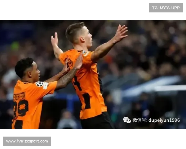 多特蒙德半场2-0领先斯图加特，埃姆雷·詹点射破门